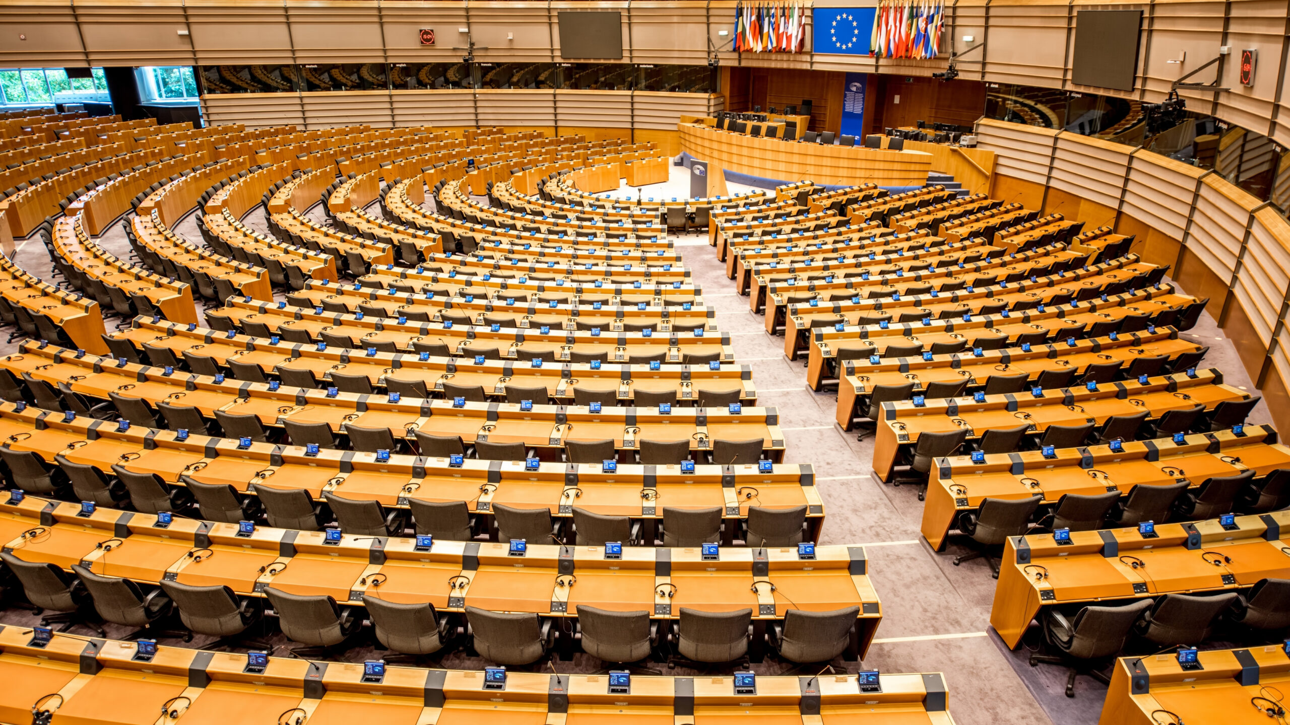 Ευρωπαϊκή Επιτροπή εξετάζει νέους μηχανισμούς χρηματοδότησης για τη στήριξη της Ουκρανίας